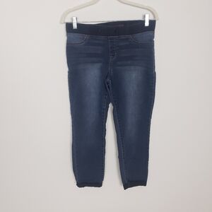 No Boundaries stretch jean capris